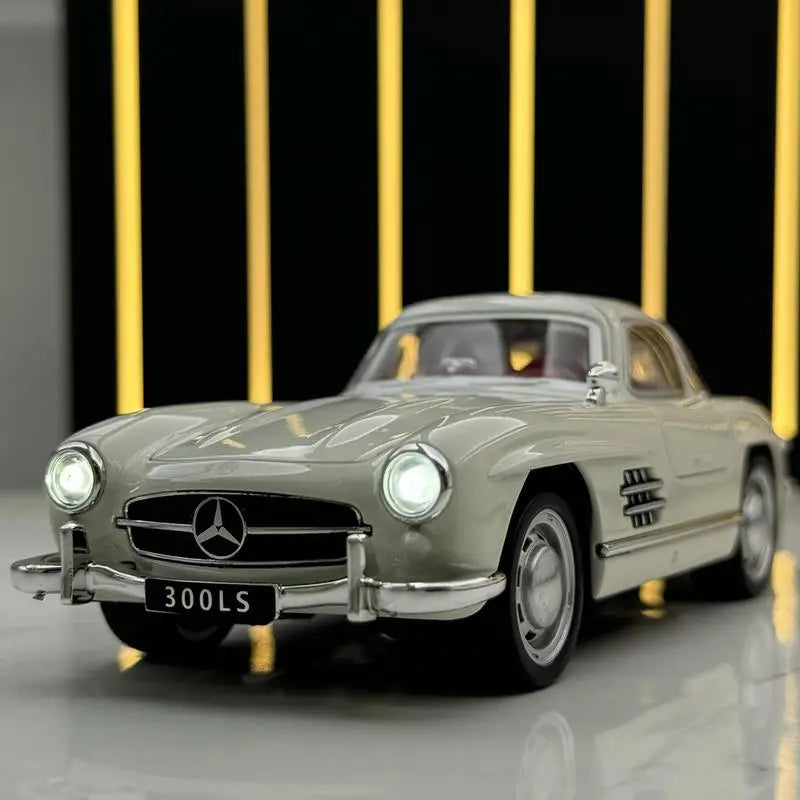 Mercedes-Benz 300SL Gullwing (1:32 Scale) - Die-Cast Model with Sound & Light
